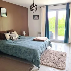 https://gite-de-70m-avec-vue-sur-le-massif-du-pilat.hotels-rhonealpes.com